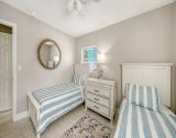 Second Bedoom with Twin Beds