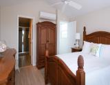 Ensuite Bath with Walk-In Closet